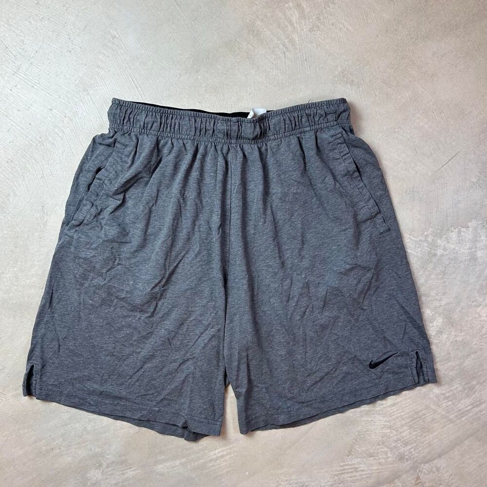 Nike Men's Grey Shorts